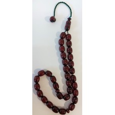 Κομπολόι με πράσινο κομποσκοίνι και οβάλ χάντρες από κεχριμπάρι φατουράν χρώματος κερασιού (KOM17)